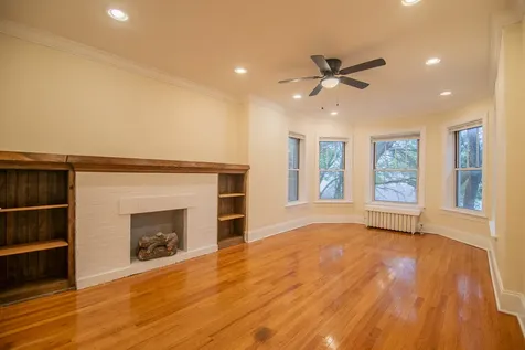 7648 North Greenview Avenue Chicago IL 60626