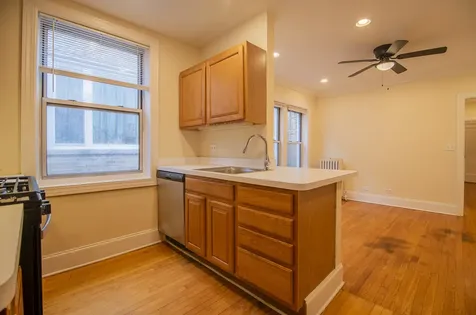 7648 North Greenview Avenue Chicago IL 60626