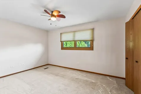5532 129TH Street Crestwood IL 60418