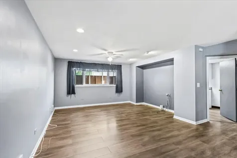 5532 129TH Street Crestwood IL 60418