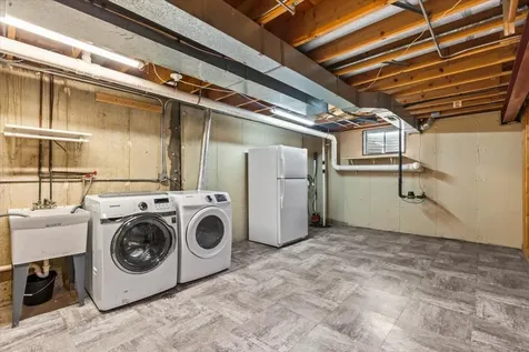 5532 129TH Street Crestwood IL 60418