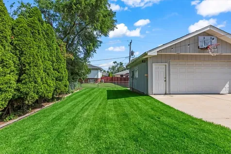 5532 129TH Street Crestwood IL 60418