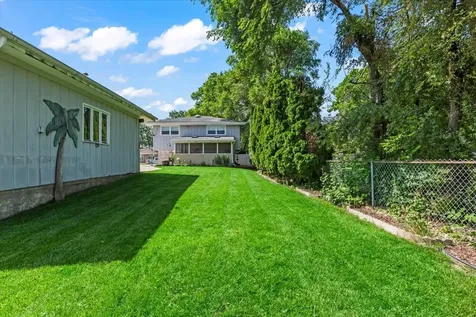 5532 129TH Street Crestwood IL 60418
