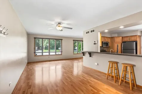 5532 129TH Street Crestwood IL 60418