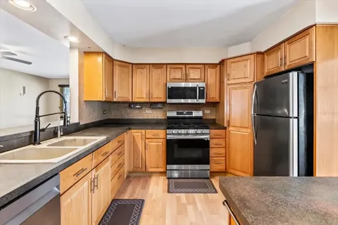 5532 129TH Street Crestwood IL 60418