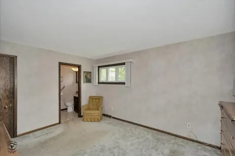 713 Oak Park Avenue Beecher IL 60401