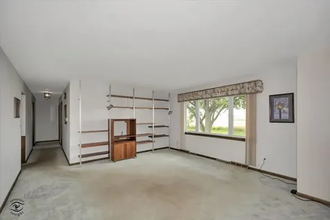 713 Oak Park Avenue Beecher IL 60401
