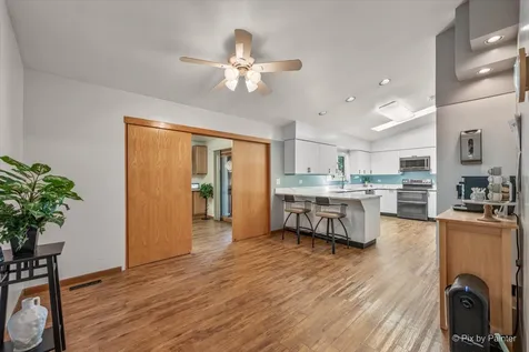 152 Jacquelyn Drive Bensenville IL 60106