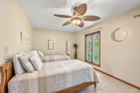 152 Jacquelyn Drive Bensenville IL 60106