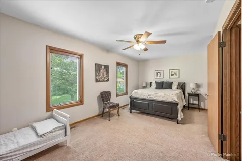 152 Jacquelyn Drive Bensenville IL 60106