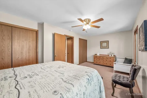 152 Jacquelyn Drive Bensenville IL 60106