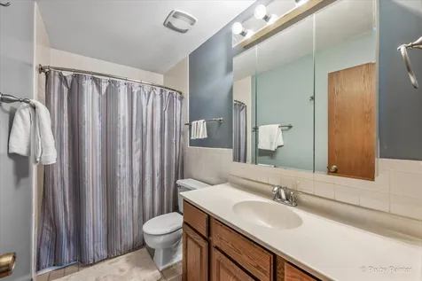 152 Jacquelyn Drive Bensenville IL 60106