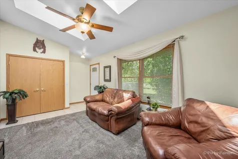152 Jacquelyn Drive Bensenville IL 60106