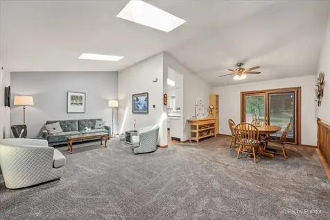 152 Jacquelyn Drive Bensenville IL 60106