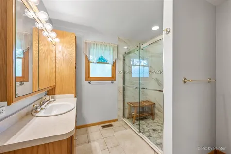 152 Jacquelyn Drive Bensenville IL 60106