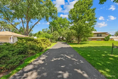 152 Jacquelyn Drive Bensenville IL 60106