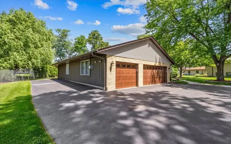 152 Jacquelyn Drive Bensenville IL 60106