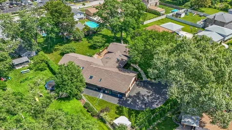 152 Jacquelyn Drive Bensenville IL 60106