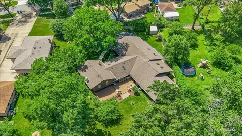 152 Jacquelyn Drive Bensenville IL 60106