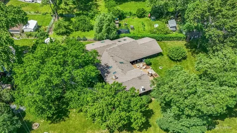 152 Jacquelyn Drive Bensenville IL 60106