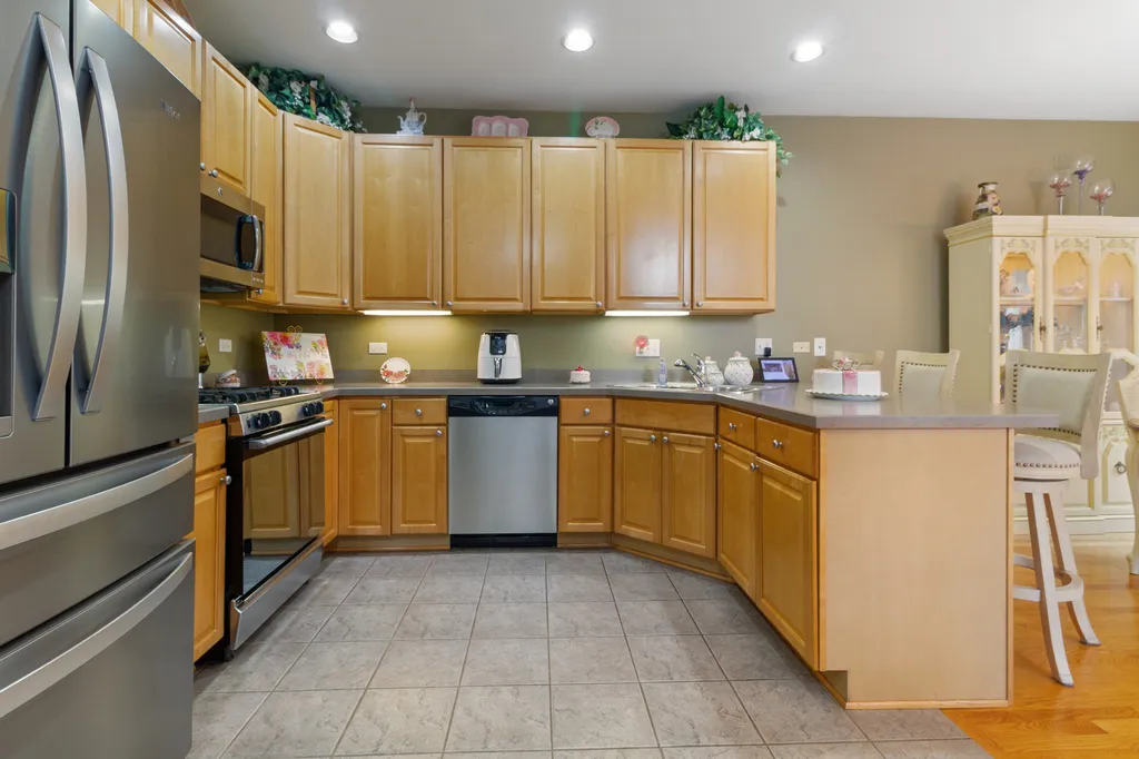 9237 Waterfall Glen Boulevard Darien IL 60561