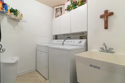 9237 Waterfall Glen Boulevard Darien IL 60561