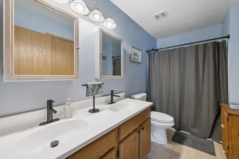 1430 South Pembroke Drive South Elgin IL 60177