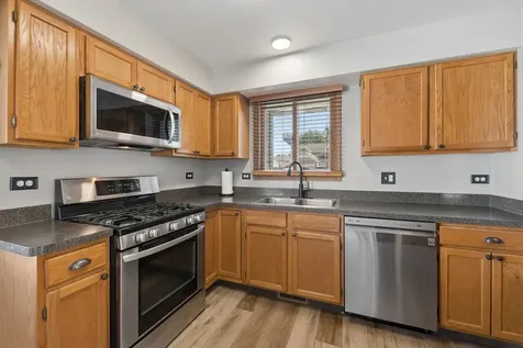 1430 South Pembroke Drive South Elgin IL 60177