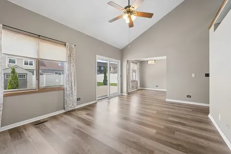1430 South Pembroke Drive South Elgin IL 60177