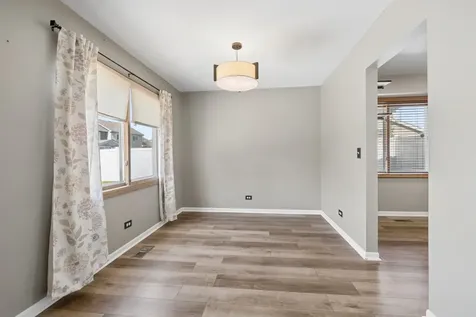 1430 South Pembroke Drive South Elgin IL 60177