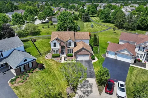 10 Hithergreen Court Algonquin IL 60102