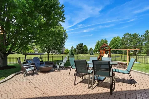 10 Hithergreen Court Algonquin IL 60102