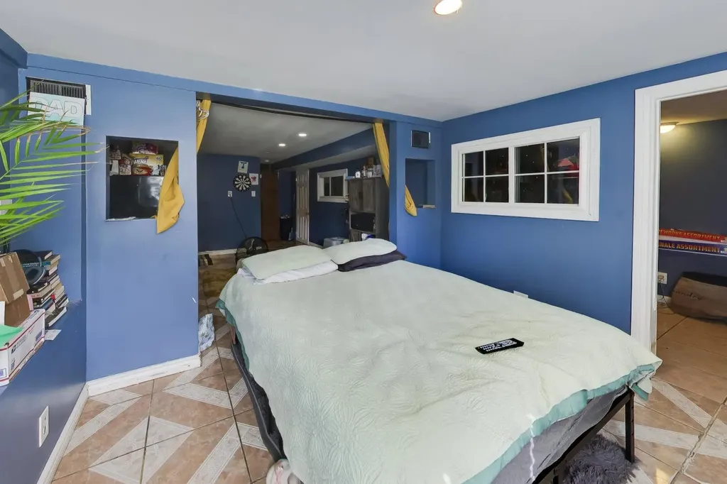4202 North Sacramento Avenue Chicago IL 60618