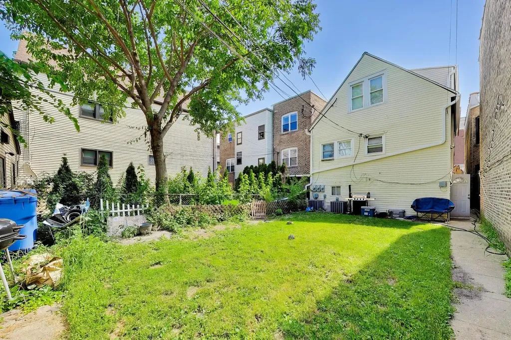 4202 North Sacramento Avenue Chicago IL 60618