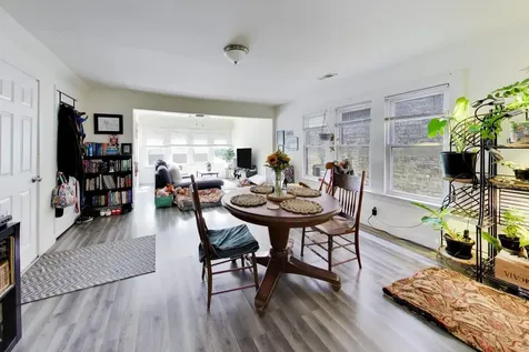 4202 North Sacramento Avenue Chicago IL 60618