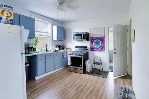 4202 North Sacramento Avenue Chicago IL 60618