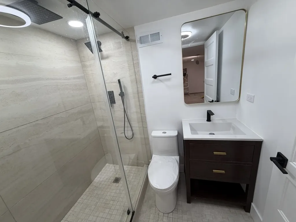 1448 West Glenlake Avenue Chicago IL 60660