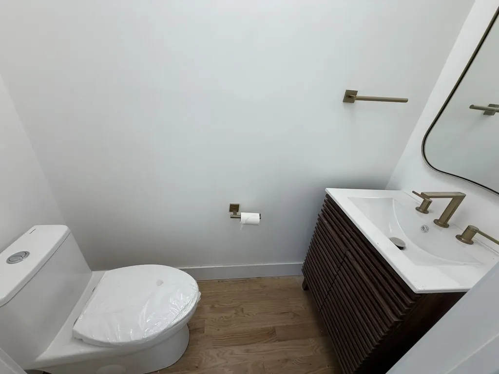 1448 West Glenlake Avenue Chicago IL 60660