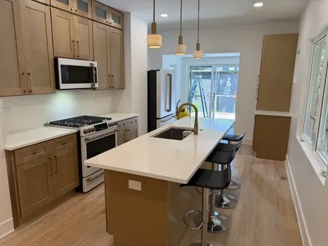 1448 West Glenlake Avenue Chicago IL 60660