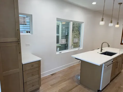 1448 West Glenlake Avenue Chicago IL 60660