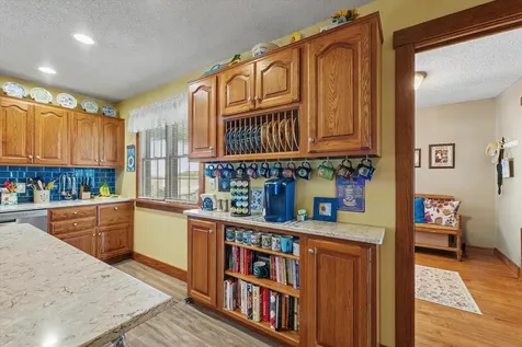 530 North County Road 2560 Road Newman IL 61942