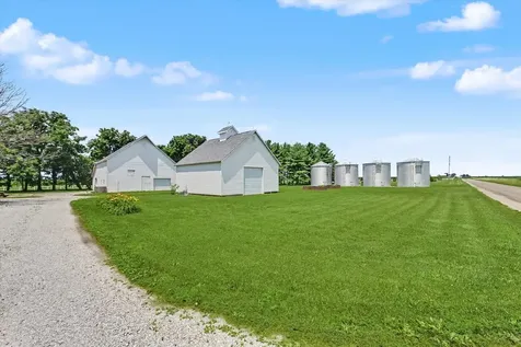 530 North County Road 2560 Road Newman IL 61942