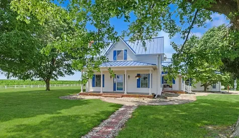 530 North County Road 2560 Road Newman IL 61942