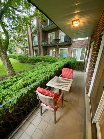 1290 North Western Avenue Lake Forest IL 60045