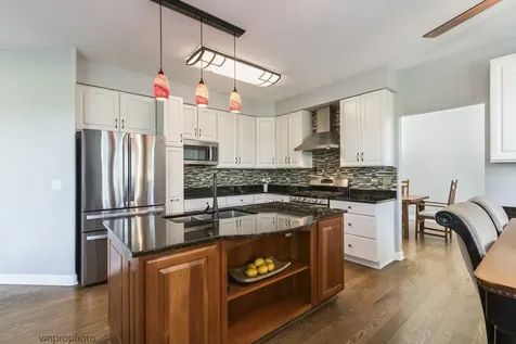 1724 Dorchester Court Mundelein IL 60060