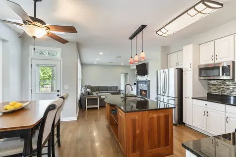 1724 Dorchester Court Mundelein IL 60060