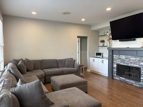 1724 Dorchester Court Mundelein IL 60060