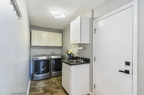 1724 Dorchester Court Mundelein IL 60060
