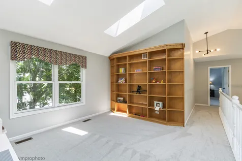 1724 Dorchester Court Mundelein IL 60060