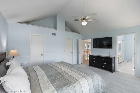 1724 Dorchester Court Mundelein IL 60060